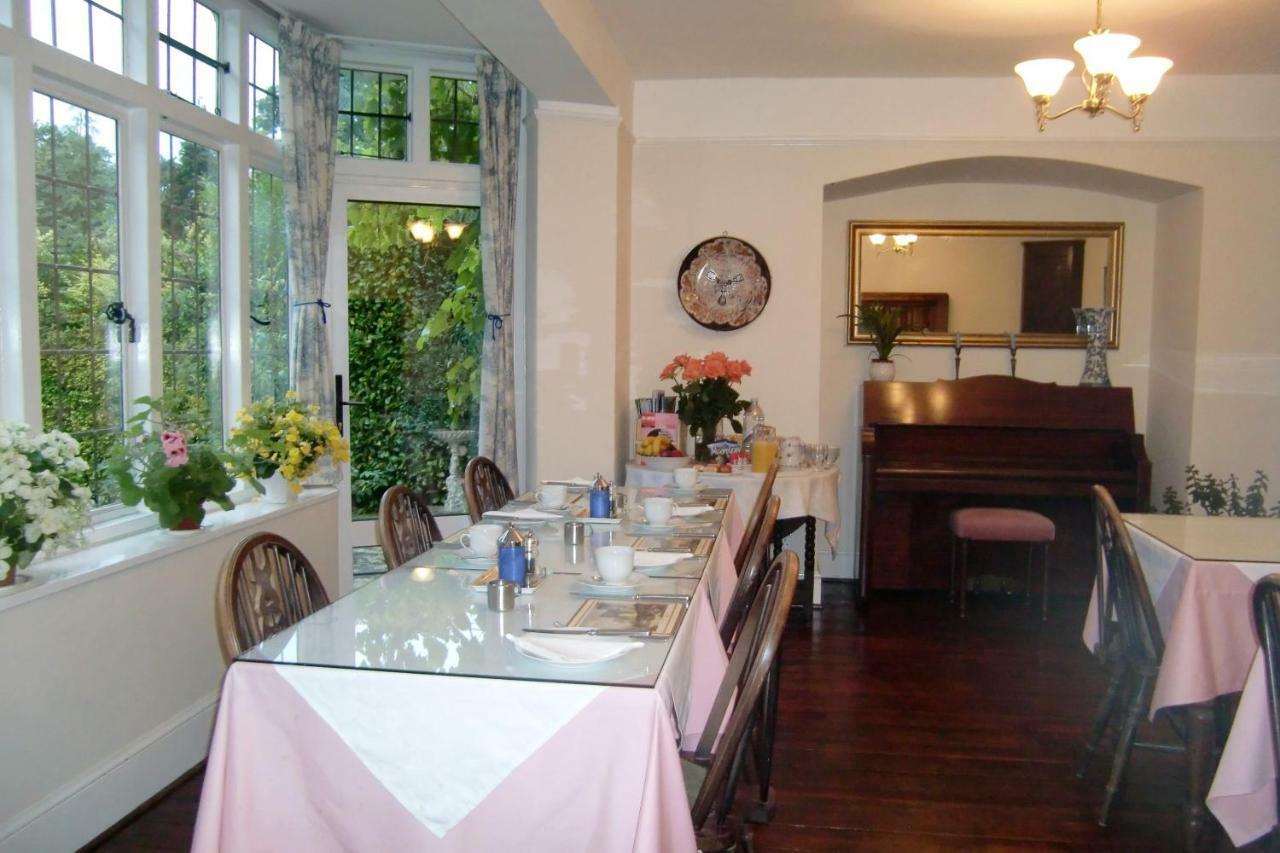 Hatsue Guest House Camberley Dış mekan fotoğraf