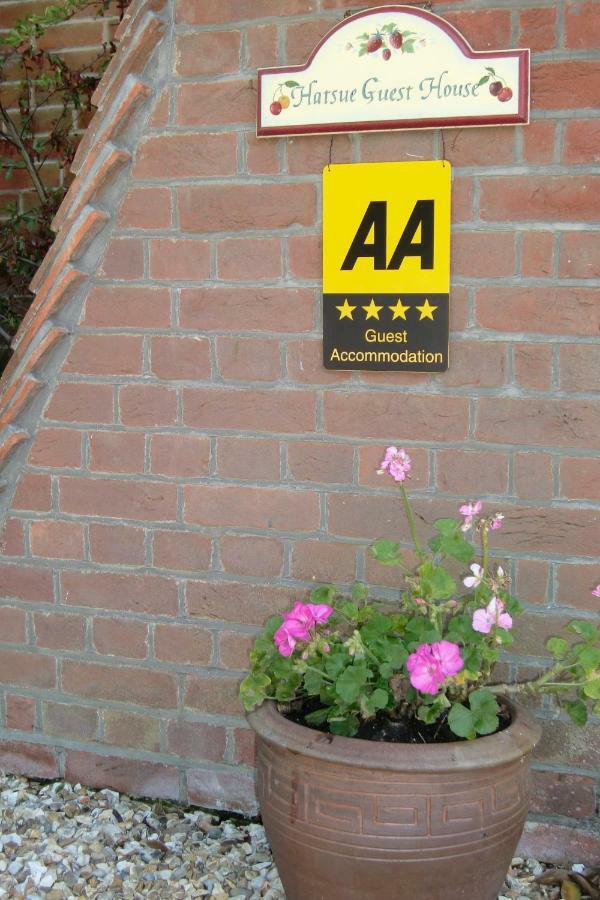 Hatsue Guest House Camberley Dış mekan fotoğraf